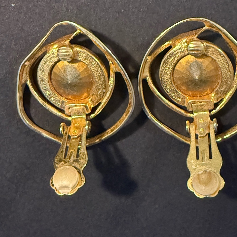 Vintage Norma Jean MODERNIST Rivoli Crystal Gold Tone Clip On Earrings - Picture 6 of 11